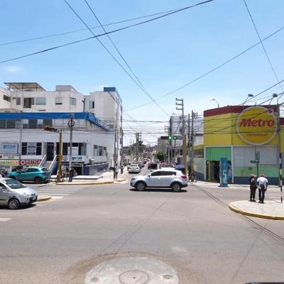 VENTA DE CASA EN CALLE LOS SAUCES, URB. SANTA VICTORIA